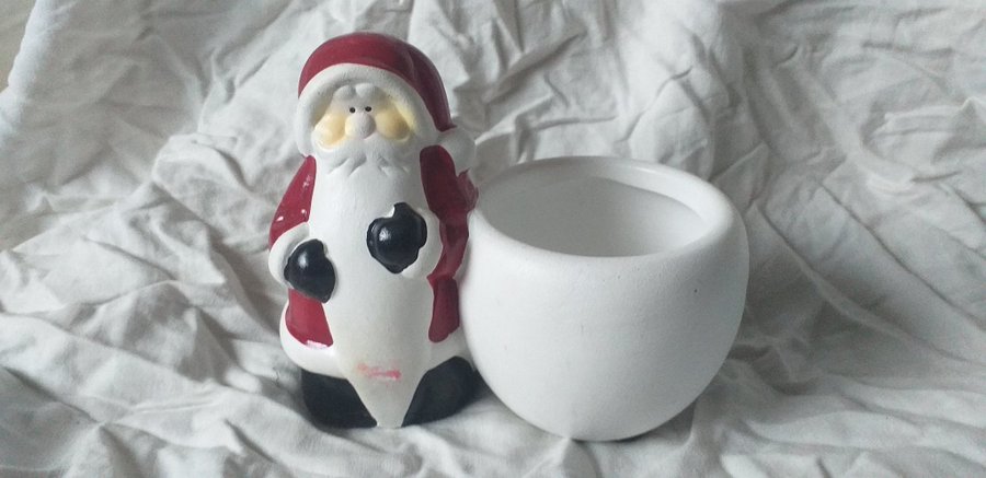 JUL TOMTE MED KRUKA FÖR HYACINT EL LJUS  11 CM HÖG KRUKAN 6 CM I DIAMETER