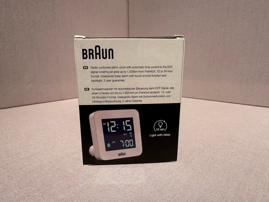 Braun Digital Radio Controlled Alarm Clock – Väckarklocka – Vit/Svart