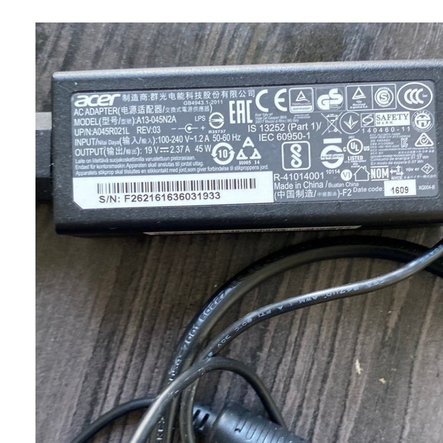 Acer AC-Adapter A13-045N2A