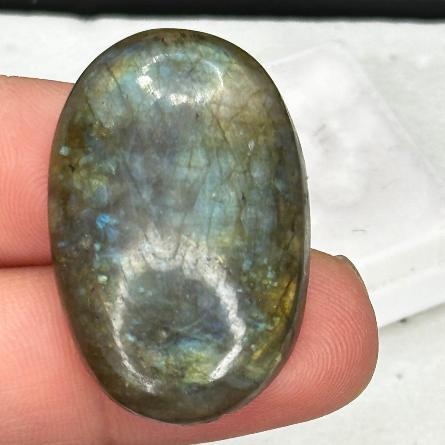 Natural Labradorite 51,20 ct