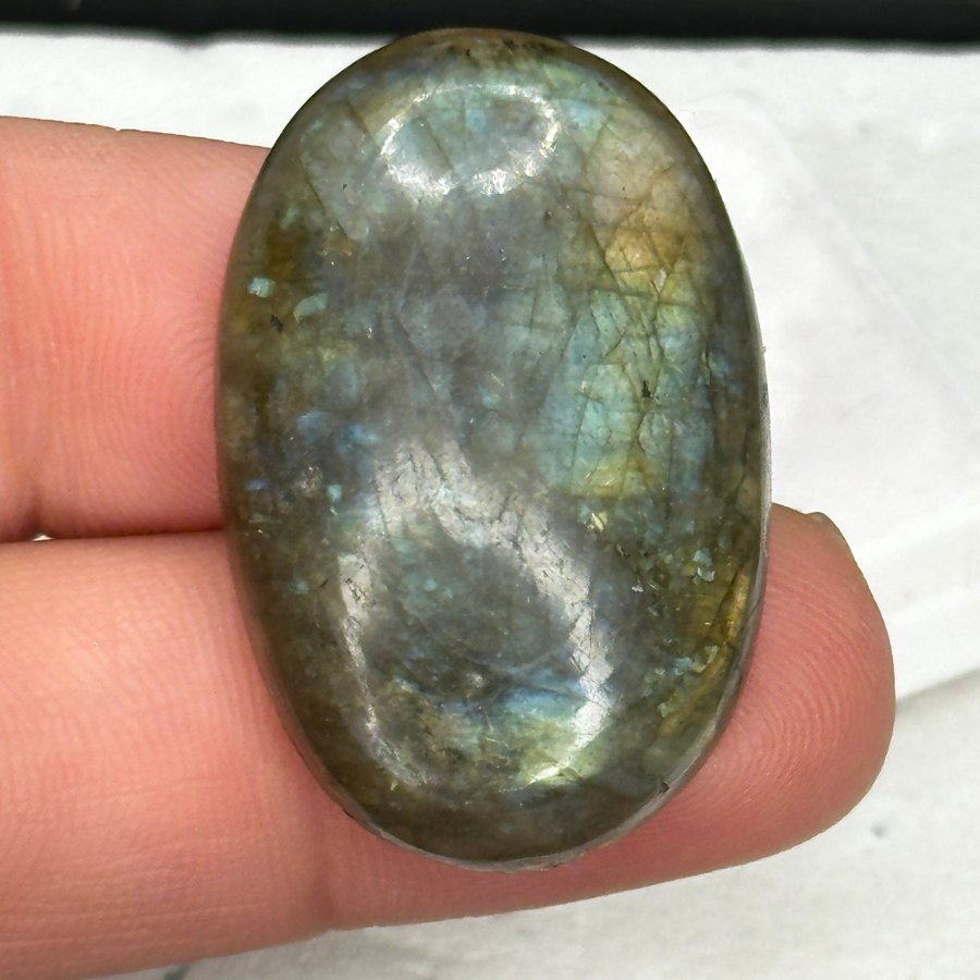 Natural Labradorite 51,20 ct