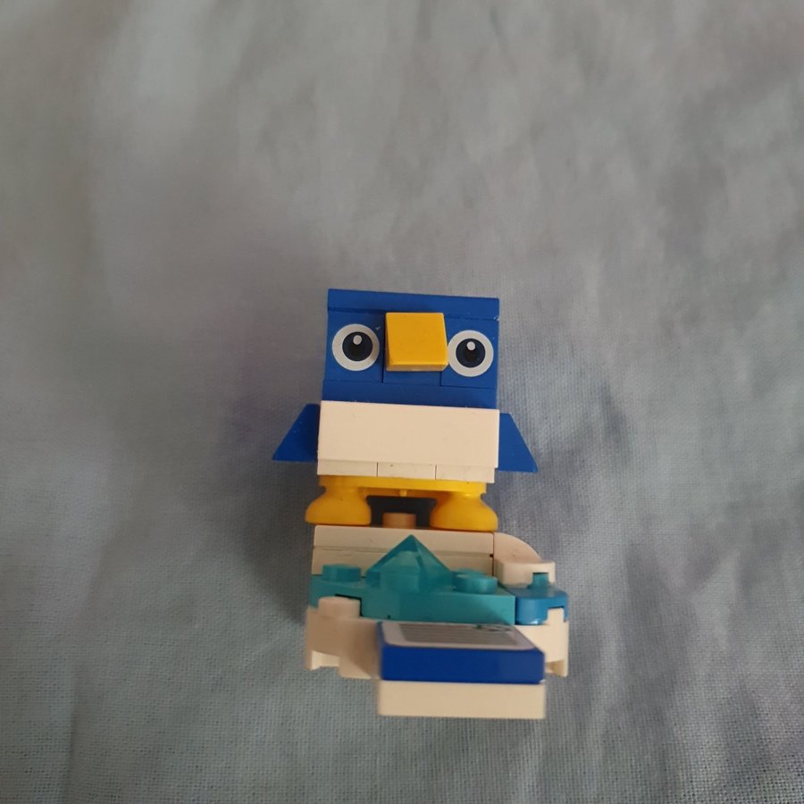 LEGOMario 4 Baby Penguin