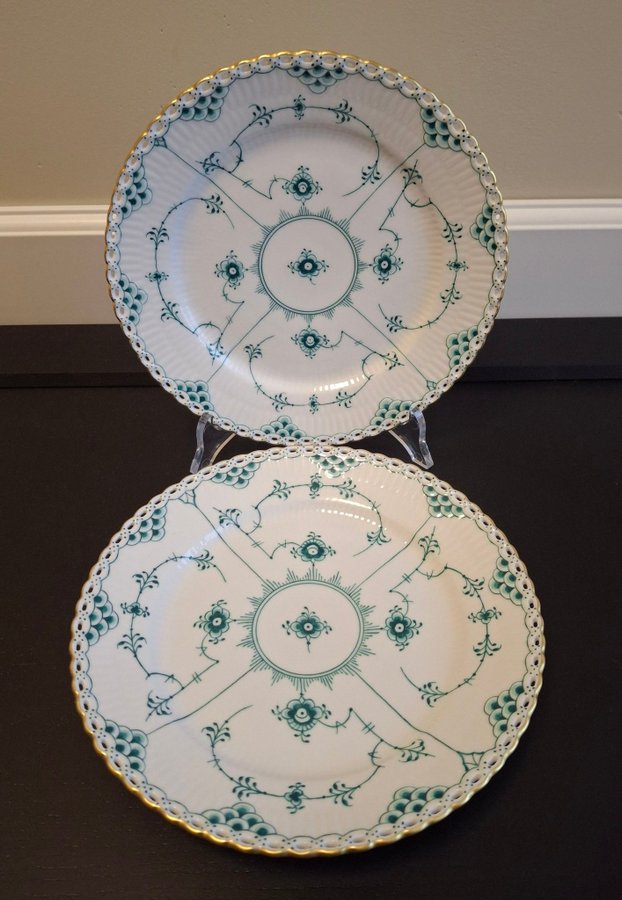 Royal Copenhagen Green fluted emerald green full lace plates