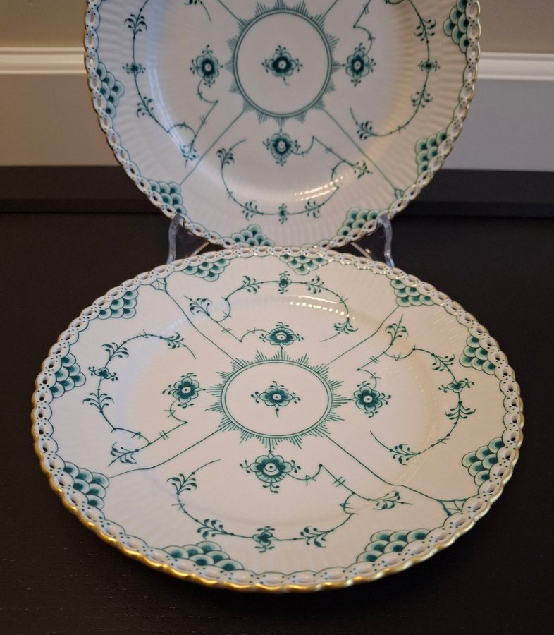 Royal Copenhagen Green fluted emerald green full lace plates