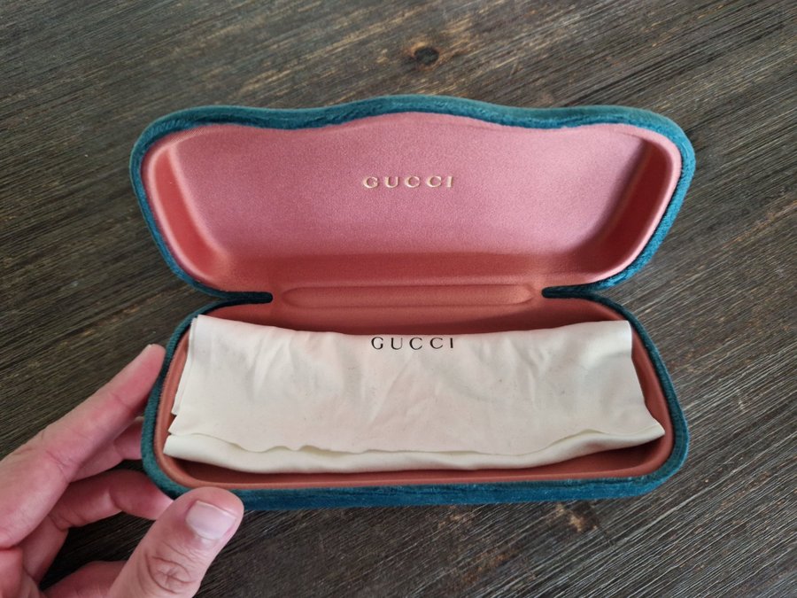 Gucci glasögonfodral och putsduk