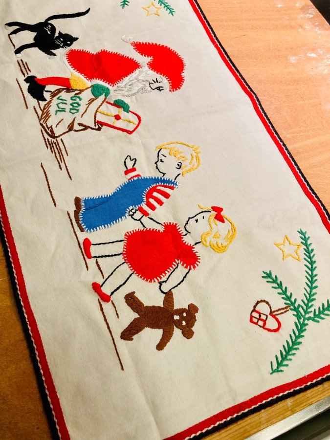 Retro äldre charmig handbroderad julduk duk God Jul