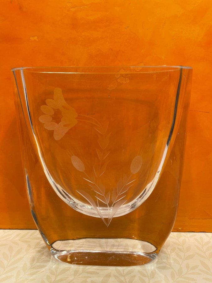 Retro Vas Graverad och slipad dekor kristall glas  50/60 talet
