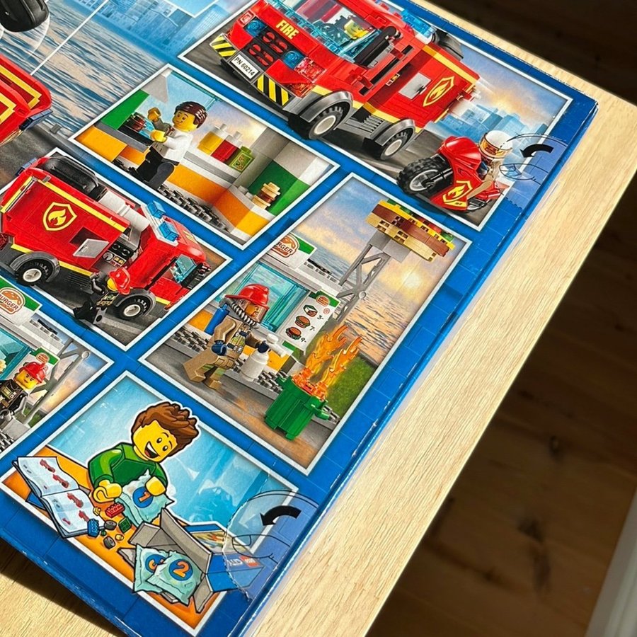 LEGO City 60214 Brandbil med Burgerrestaurang, ny i oöppnad originalförpackning.