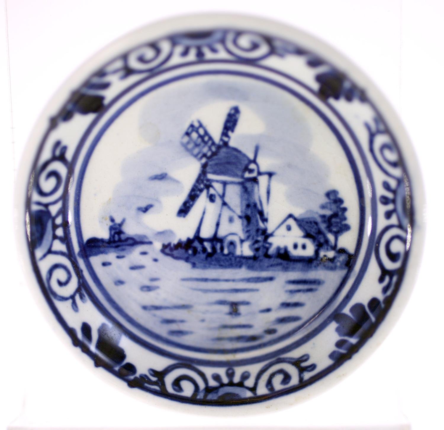 BOMA 21 vintage mini hand painted Delft porcelain dish-circa 1960s-Weight 26g