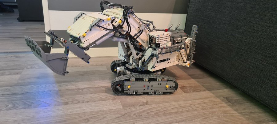 Lego technic 42100 Liebherr R 9800