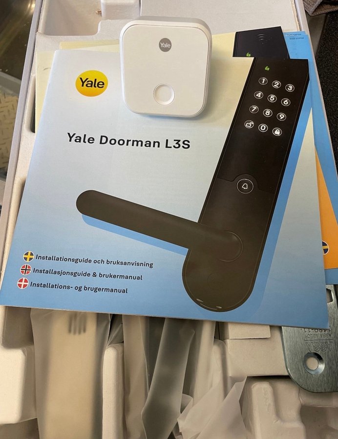 Yale Doorman L3S Dörrlås inkl WIFI brygga