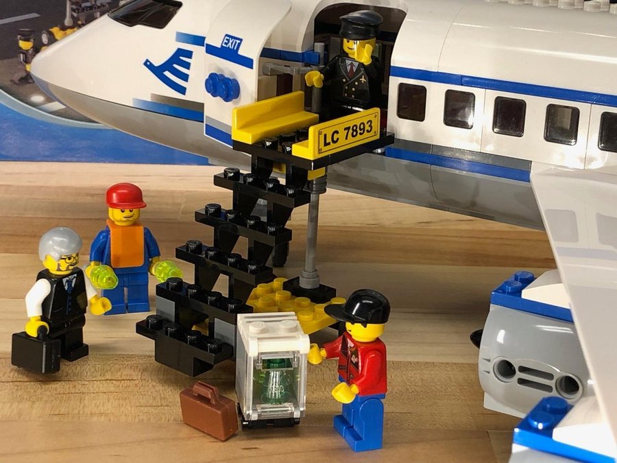 LEGO City 7893 BEG "Passenger Plane" - lanserad 2006 begagnat från Peklek!