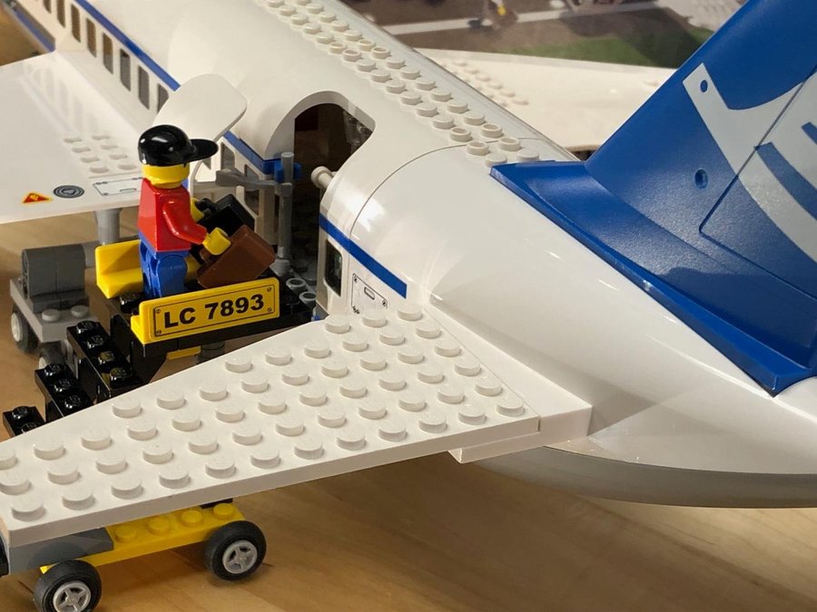 LEGO City 7893 BEG "Passenger Plane" - lanserad 2006 begagnat från Peklek!