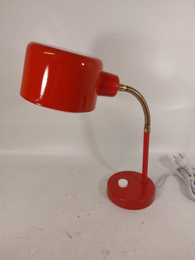 Bordslampa Elidus retro lampa