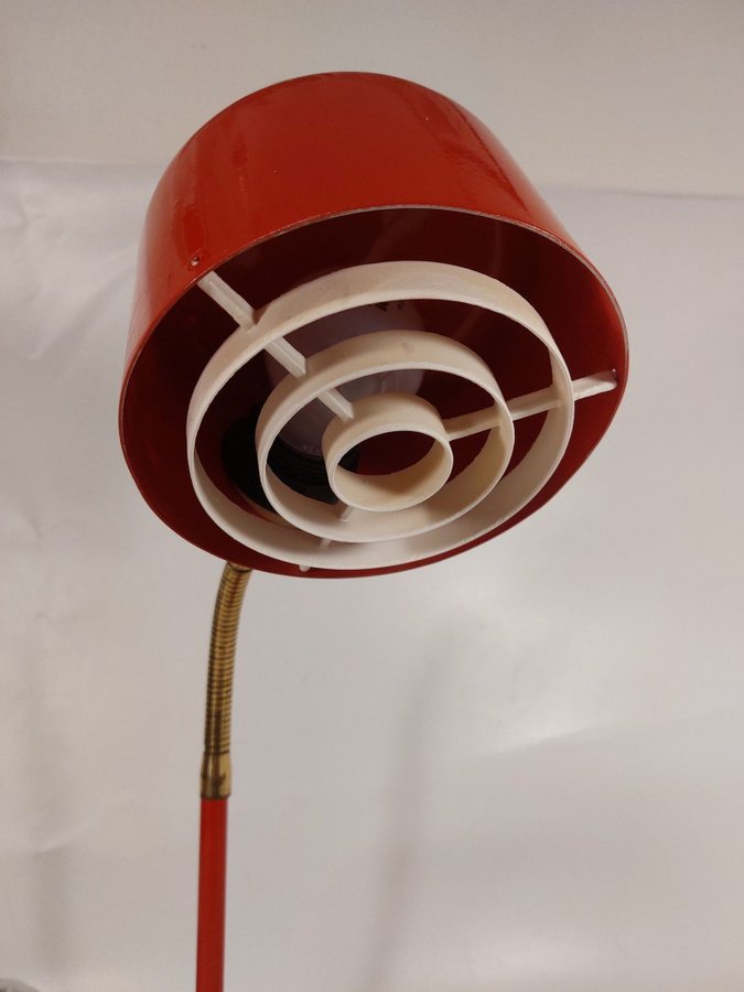 Bordslampa Elidus retro lampa