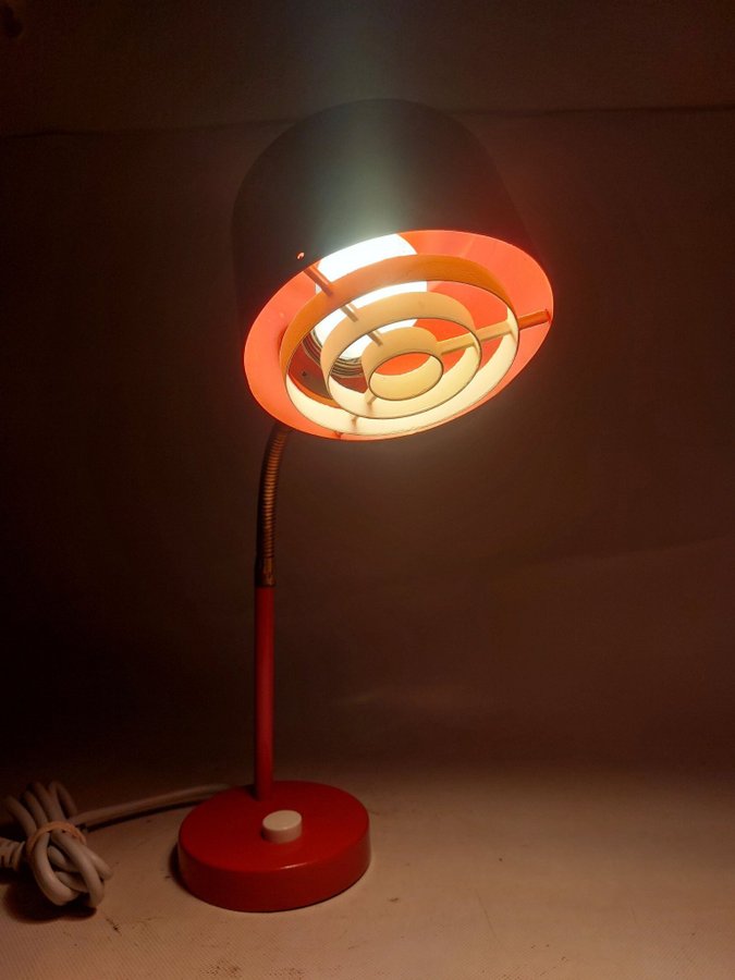 Bordslampa Elidus retro lampa