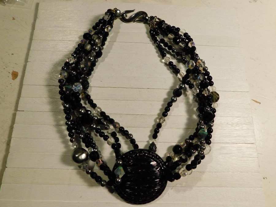 Chocker Kollier av Svarta Onyx Beads och Kristal Beads 43 cm