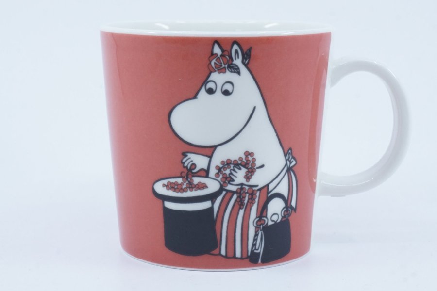 Muminmugg Muminmamma röd / Moomin Mug Moominmamma and Berries [A]