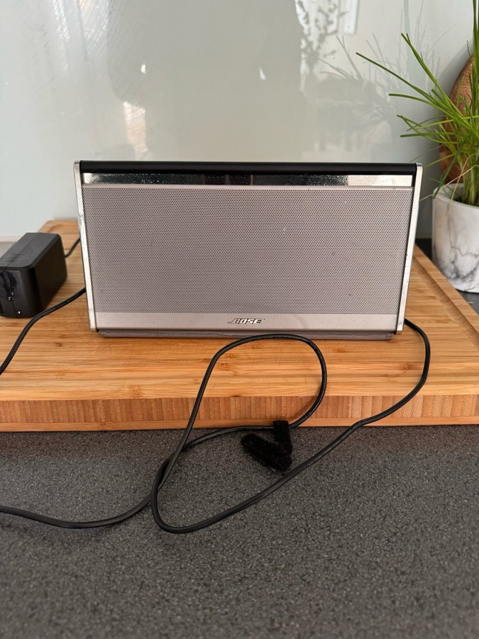 Bose SoundLink Wireless Mobile Speaker