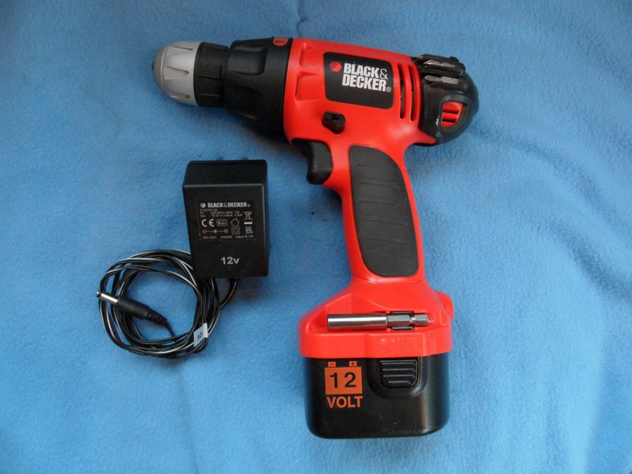 Black  Decker 12V Sladdlös Borrmaskin / Skruvdragare