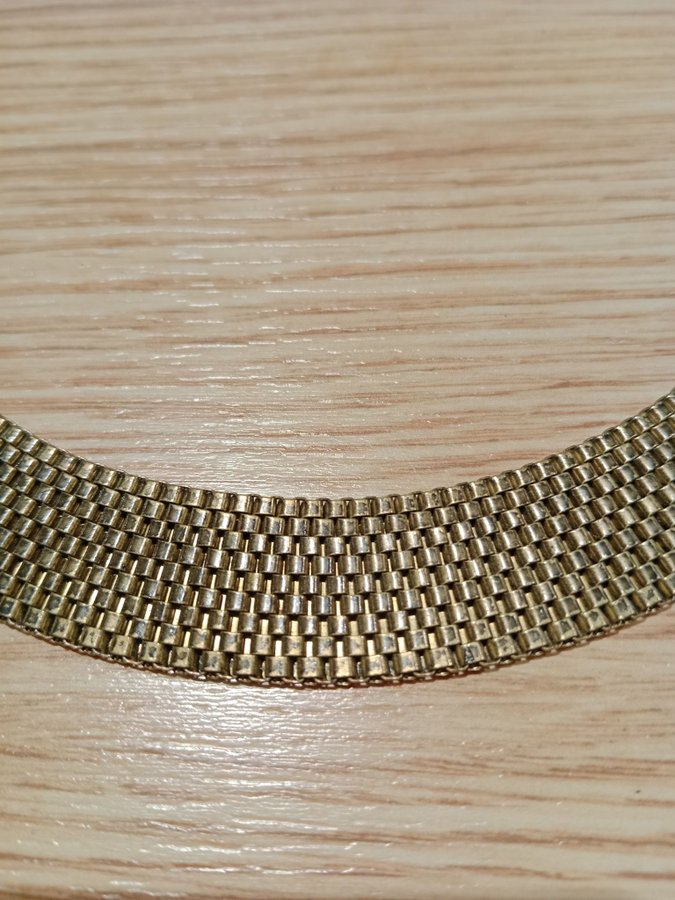 Round  broad necklace for special events