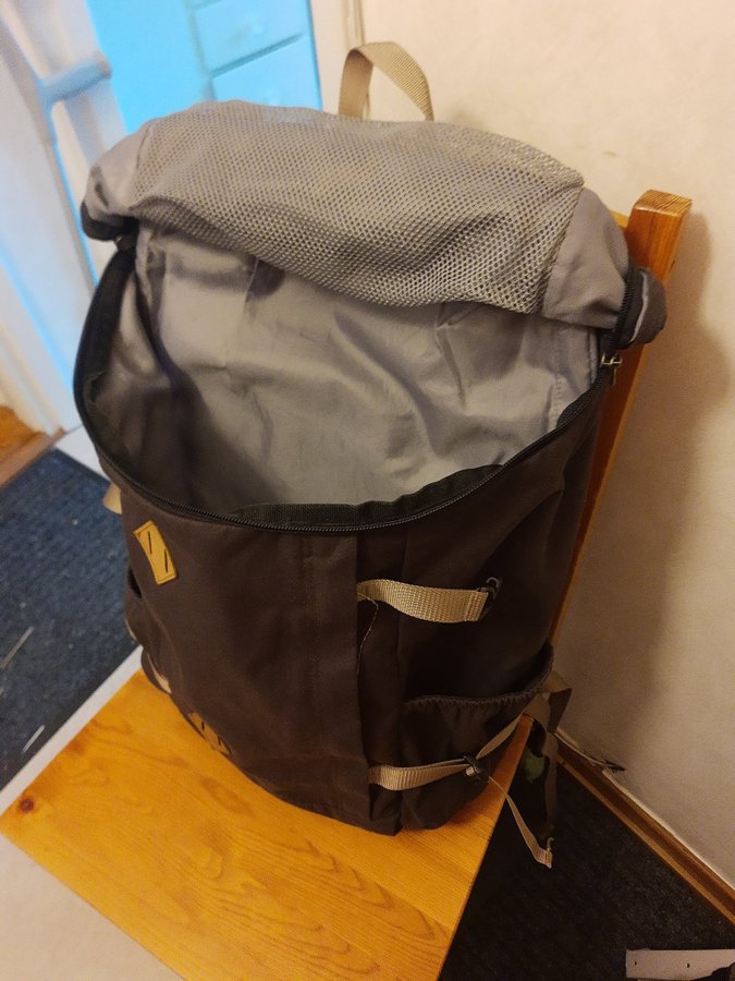 Everest ryggsäck 28L vintagemodellmörkgrå