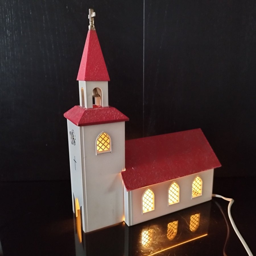 Retro- Julkyrka adventskyrka med belysning samt spelverk röd färg.