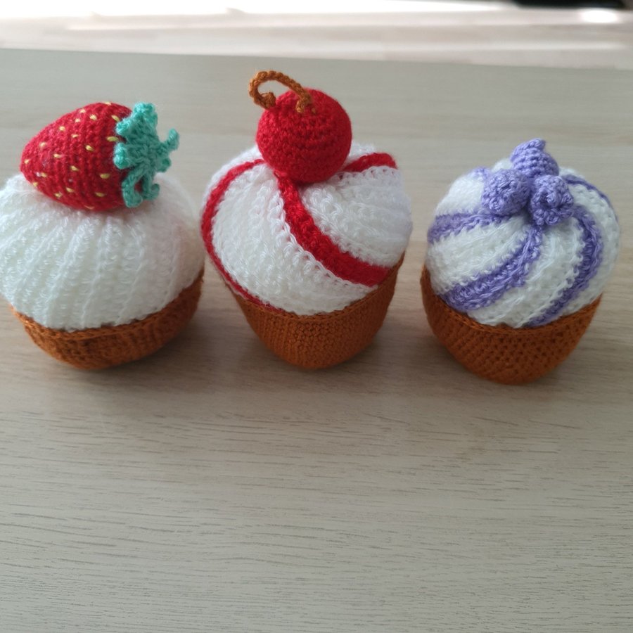 3 st handgjorda bakelser, cupcakes, kakor