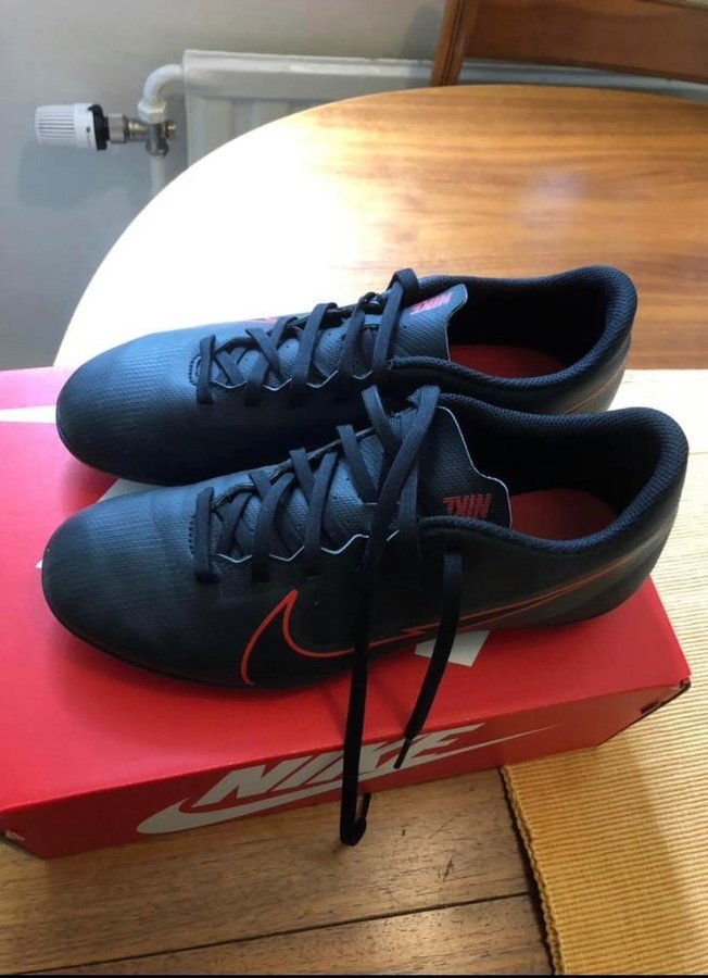 Nike Fotbollsskor Svart Storlek 40