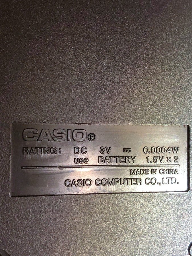 Unik möjlighet att äga en klassiker – Casio fx-82SUPER FRACTION från 1994!