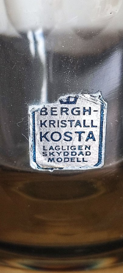 VAS UNDER SIGNERAD KOSTA 1958 TAL ELIS BERGH TUMBLER SELTERS ÄKTA KRISTAL