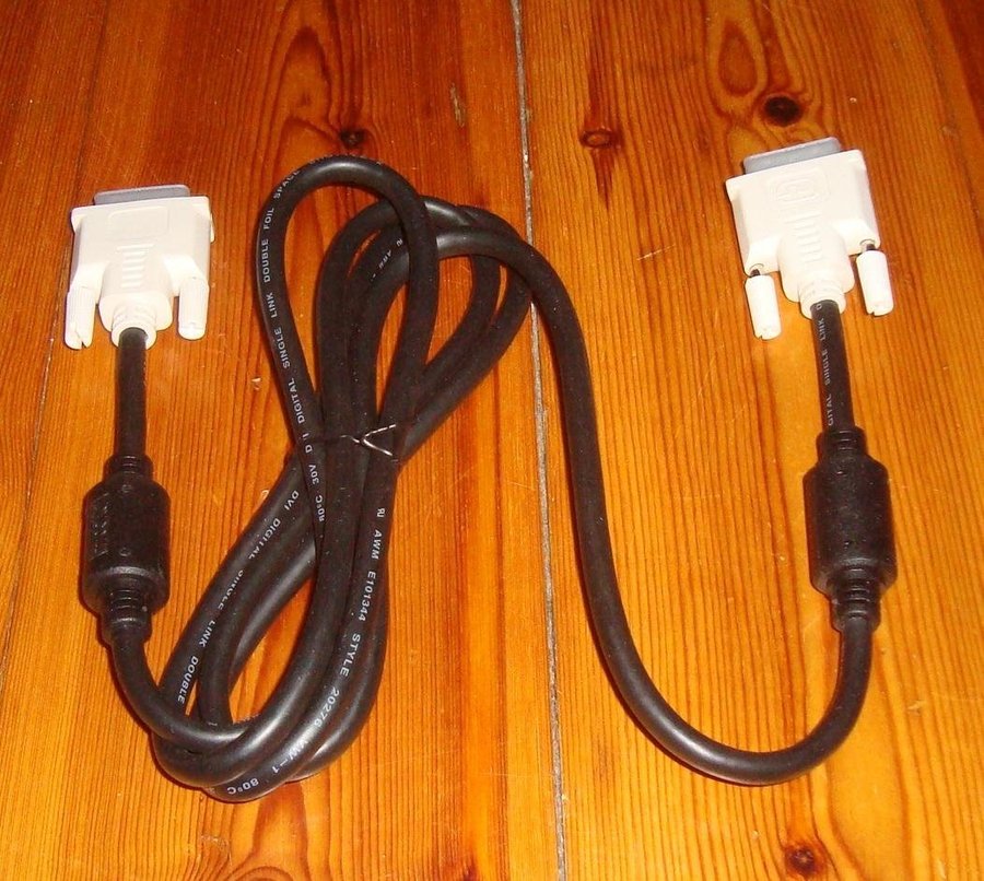 DVI kabel DVI-D - DVI-D Single link Ny oanvänd med skydd på kontakterna