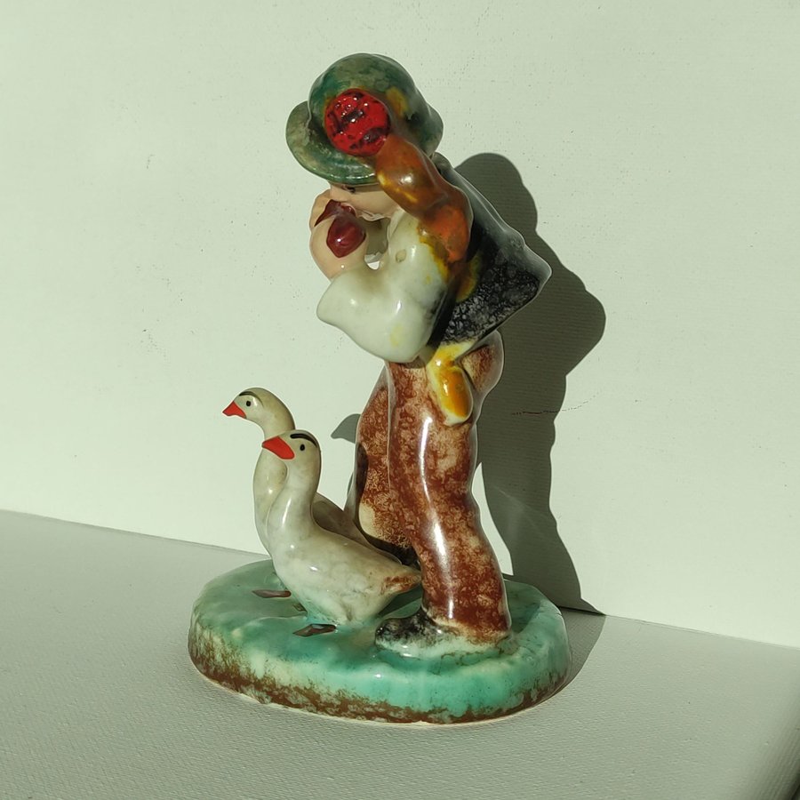 Vintage-Porslin-Figur-Pojke med gäss-Tjeckiska