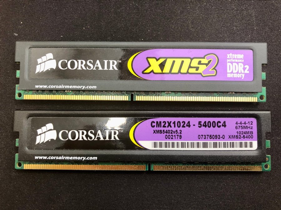 2st CORSAIR XMS2 DDR2 1024MB 675MHz