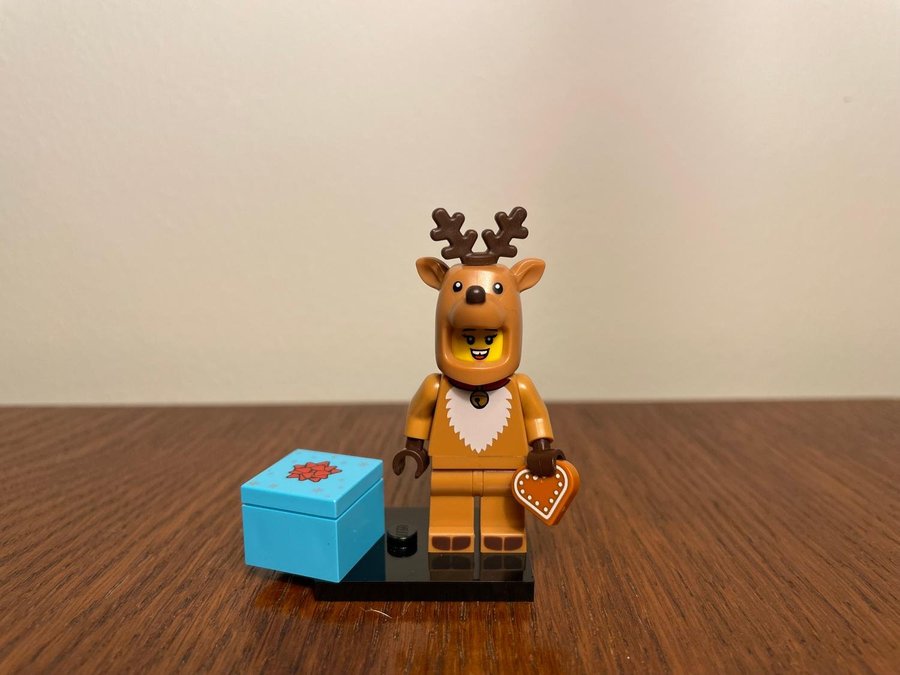 LEGO Collectible Minifigures: Series 23 - Reindeer Costume (2022)