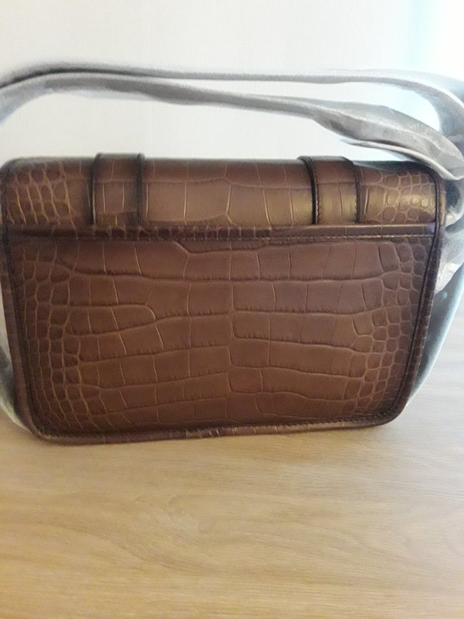 MICHAEL KORS Collection Italy Präglat Läder Messenger Väska Simone Ny 12900 kr