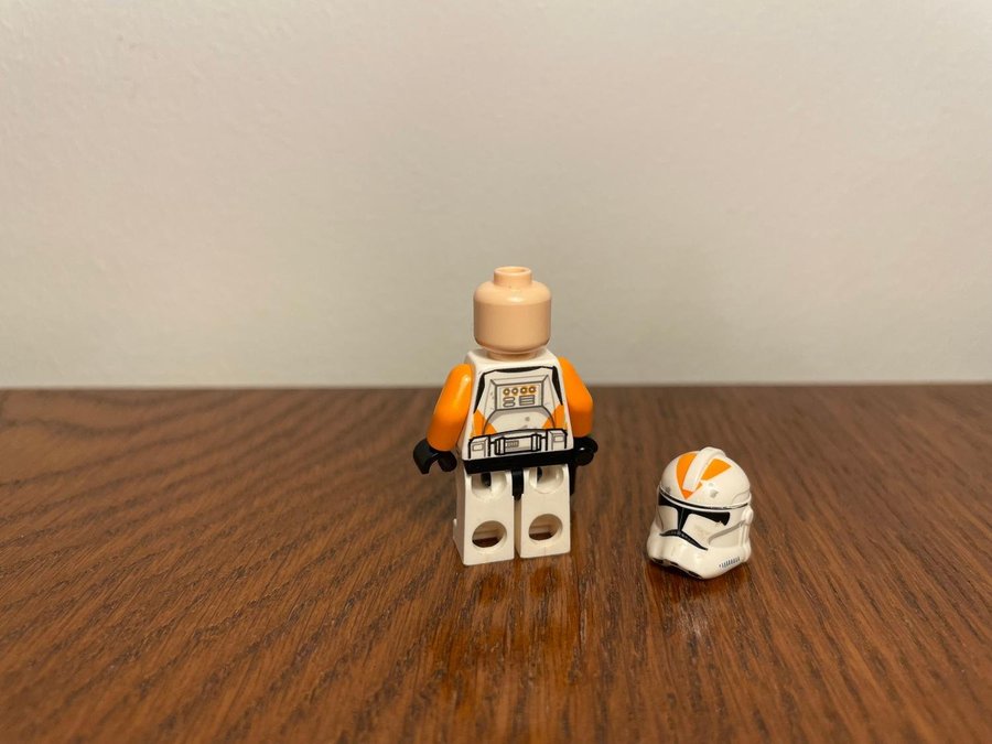 LEGO Star Wars - Clone Trooper 212th Attack Battalion (Phase 2) från set 75036