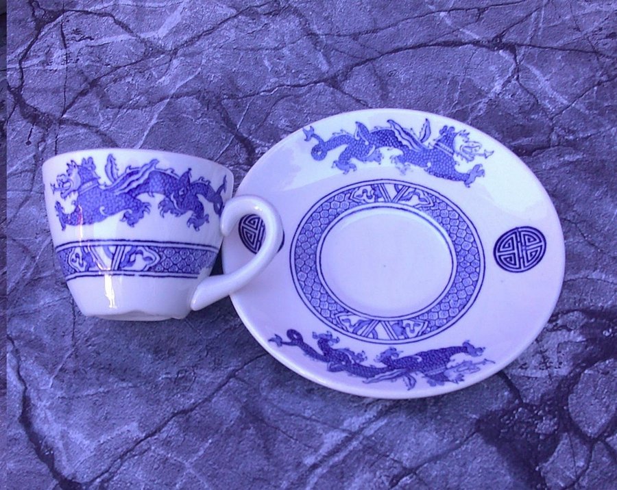 ***SEX SMÅ KOPPAR MED FAT CAPPUCCINOKOPPAR DRAKMÖNSTER ROYAL DOULTON***