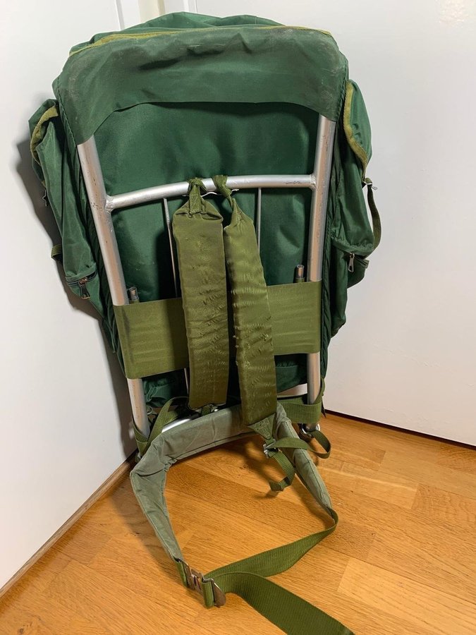 Vintage Karrimor Intersport Backpack Ryggsäck Vandring hiking aluminum frame