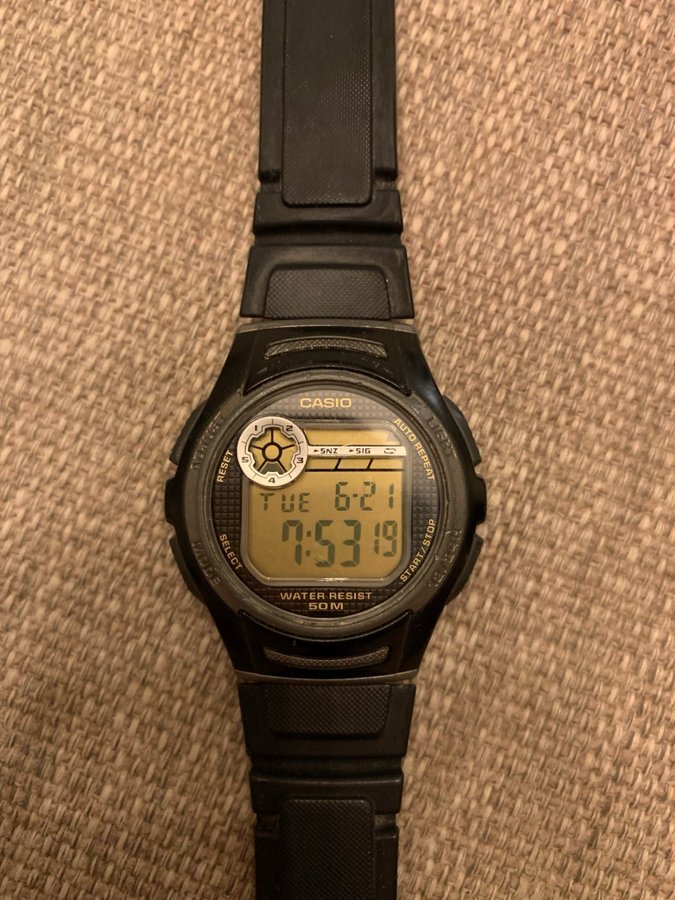 Casio W-213 Digital Klocka