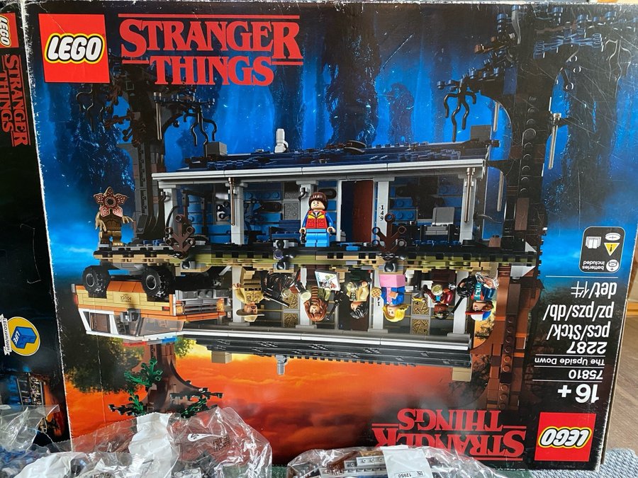 LEGO Stranger Things - The Upside Down 75810