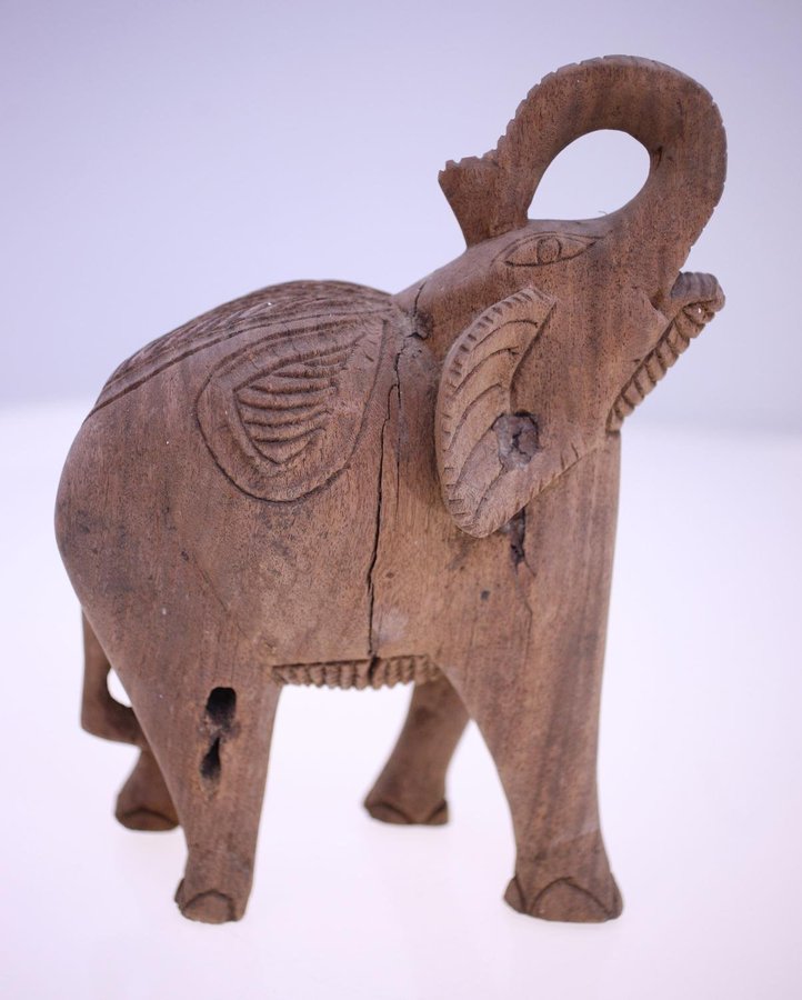 Vintage hand carved wooden elephant ornament-needs repairing-Weight 25Kg