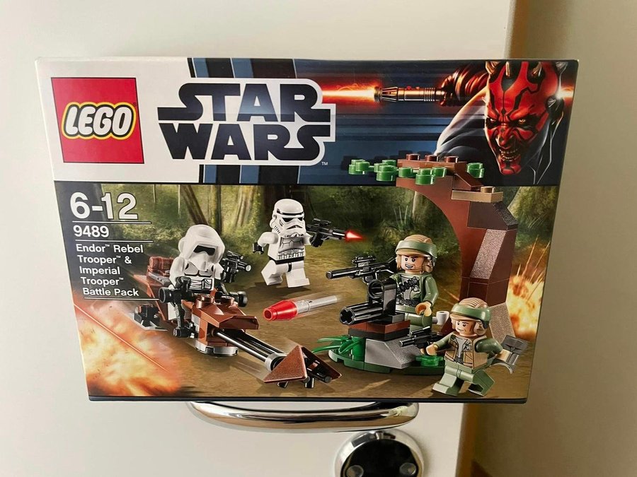 LEGO Star Wars 9489 (Nytt) "Endor Rebel Trooper  Imperial Trooper Battle Pack"