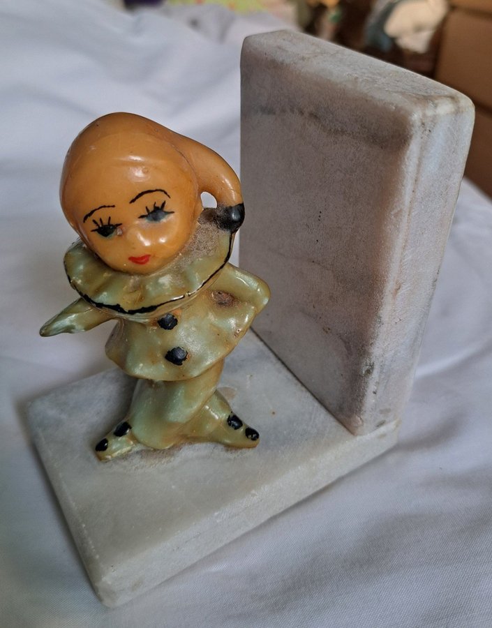 Vintage Pierrot bookend in marble stone bokstöd i marmorsten