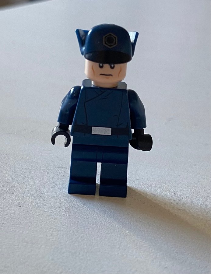 Lego Star Wars Minifigur First Order Officer sw0832