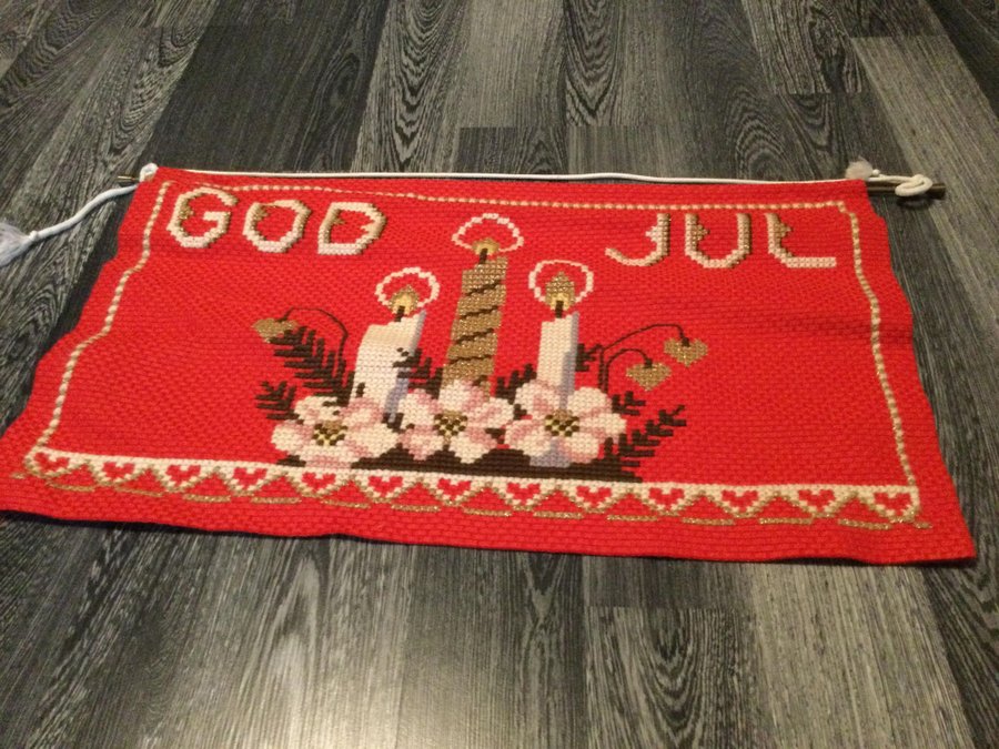 Broderad Julbonad 2(Mycket Fint Skick)(Se Besk för Mått)