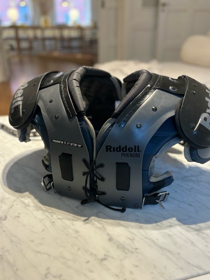 Axelskydd: Riddell phenom s