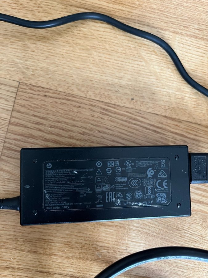 HP 65W Laptop Adapter