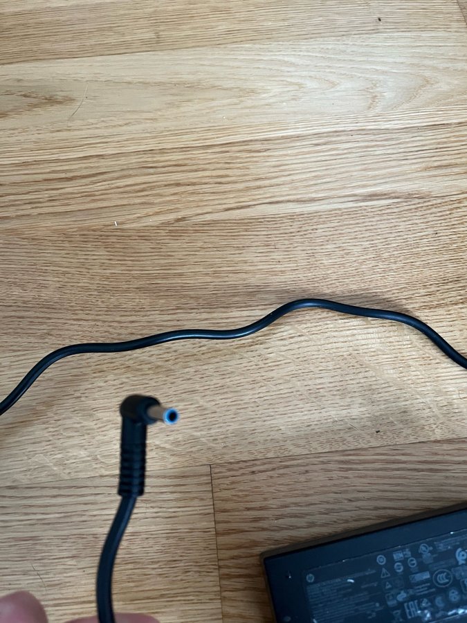 HP 65W Laptop Adapter