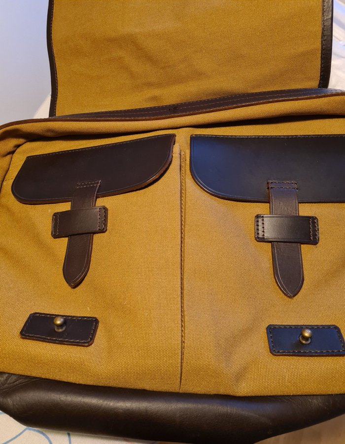 OSCAR BORGSTRÖM HEMINGWAY MESSINGER BAG